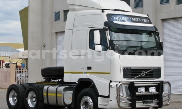 Nunua Ilio tumika Volvo F4 White Lori ndani ya Manzini nchini Manzini Nunua Ilio tumika Volvo F4 White Lori ndani ya Manzini nchini Manzini