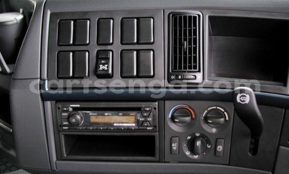 Nunua Ilio tumika Volvo F4 White Lori ndani ya Manzini nchini Manzini Nunua Ilio tumika Volvo F4 White Lori ndani ya Manzini nchini Manzini