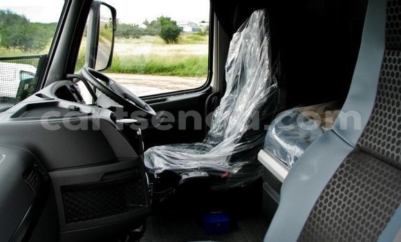 Nunua Ilio tumika Volvo F4 White Lori ndani ya Manzini nchini Manzini Nunua Ilio tumika Volvo F4 White Lori ndani ya Manzini nchini Manzini