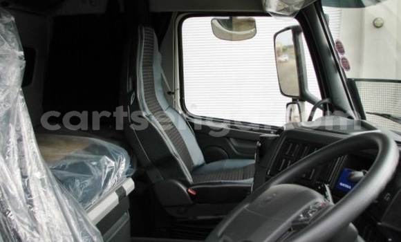 Nunua Ilio tumika Volvo F4 White Lori ndani ya Manzini nchini Manzini Nunua Ilio tumika Volvo F4 White Lori ndani ya Manzini nchini Manzini