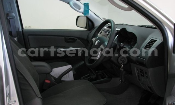 Nunua Ilio tumika Toyota Hilux Silver Gari ndani ya Mbabane nchini Manzini Nunua Ilio tumika Toyota Hilux Silver Gari ndani ya Mbabane nchini Manzini