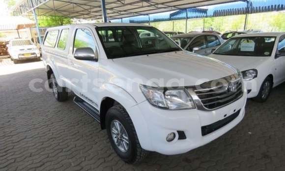 Nunua Ilio tumika Toyota Hilux White Gari ndani ya Mbabane nchini Manzini Nunua Ilio tumika Toyota Hilux White Gari ndani ya Mbabane nchini Manzini
