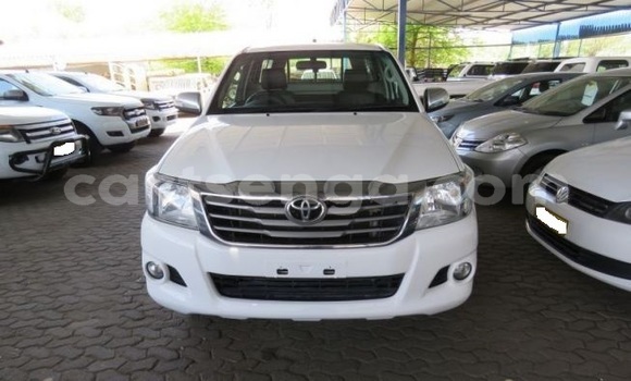 Nunua Ilio tumika Toyota Hilux White Gari ndani ya Mbabane nchini Manzini Nunua Ilio tumika Toyota Hilux White Gari ndani ya Mbabane nchini Manzini