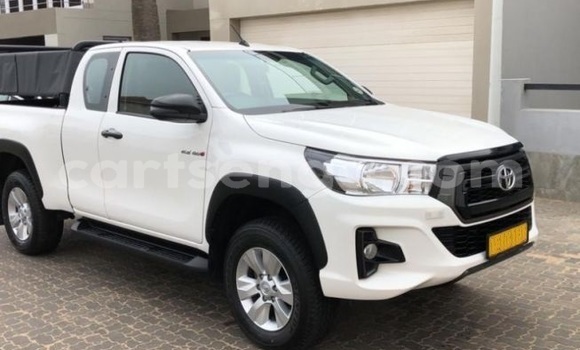 Nunua Ilio tumika Toyota Hilux White Gari ndani ya Mbabane nchini Manzini Nunua Ilio tumika Toyota Hilux White Gari ndani ya Mbabane nchini Manzini