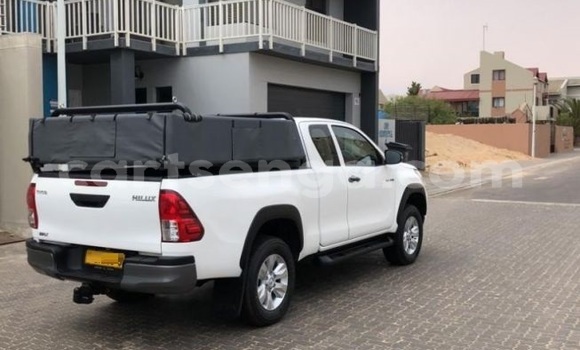 Nunua Ilio tumika Toyota Hilux White Gari ndani ya Mbabane nchini Manzini Nunua Ilio tumika Toyota Hilux White Gari ndani ya Mbabane nchini Manzini