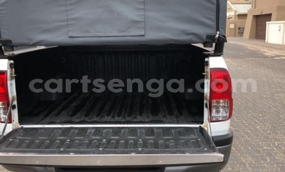 Nunua Ilio tumika Toyota Hilux White Gari ndani ya Mbabane nchini Manzini Nunua Ilio tumika Toyota Hilux White Gari ndani ya Mbabane nchini Manzini