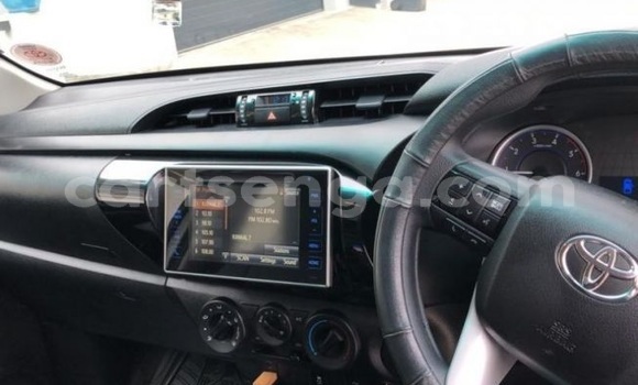 Nunua Ilio tumika Toyota Hilux White Gari ndani ya Mbabane nchini Manzini Nunua Ilio tumika Toyota Hilux White Gari ndani ya Mbabane nchini Manzini