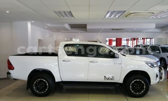 Nunua Ilio tumika Toyota Hilux White Gari ndani ya Mbabane nchini Manzini Nunua Ilio tumika Toyota Hilux White Gari ndani ya Mbabane nchini Manzini