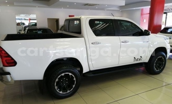 Nunua Ilio tumika Toyota Hilux White Gari ndani ya Mbabane nchini Manzini Nunua Ilio tumika Toyota Hilux White Gari ndani ya Mbabane nchini Manzini