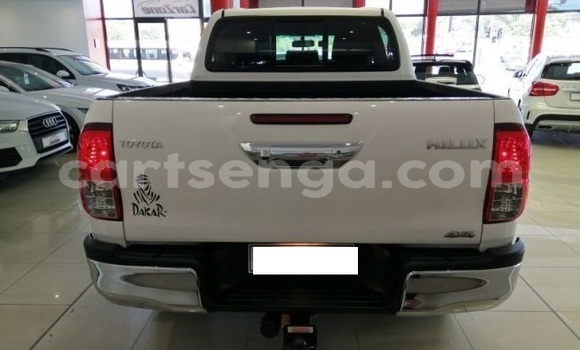 Nunua Ilio tumika Toyota Hilux White Gari ndani ya Mbabane nchini Manzini Nunua Ilio tumika Toyota Hilux White Gari ndani ya Mbabane nchini Manzini