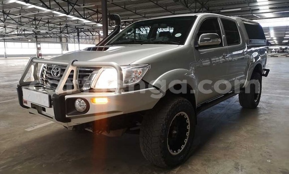 Buy Used Toyota Hilux Silver Car in Mbabane in Manzini Buy Used Toyota Hilux Silver Car in Mbabane in Manzini
