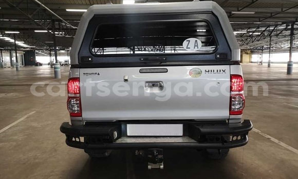Nunua Ilio tumika Toyota Hilux Silver Gari ndani ya Mbabane nchini Manzini Nunua Ilio tumika Toyota Hilux Silver Gari ndani ya Mbabane nchini Manzini