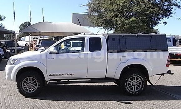 Nunua Ilio tumika Toyota Hilux White Gari ndani ya Mbabane nchini Manzini Nunua Ilio tumika Toyota Hilux White Gari ndani ya Mbabane nchini Manzini