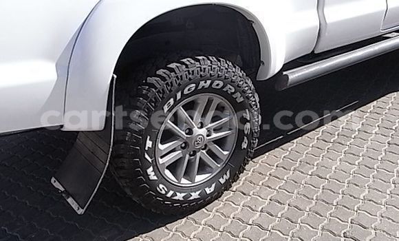 Nunua Ilio tumika Toyota Hilux White Gari ndani ya Mbabane nchini Manzini Nunua Ilio tumika Toyota Hilux White Gari ndani ya Mbabane nchini Manzini