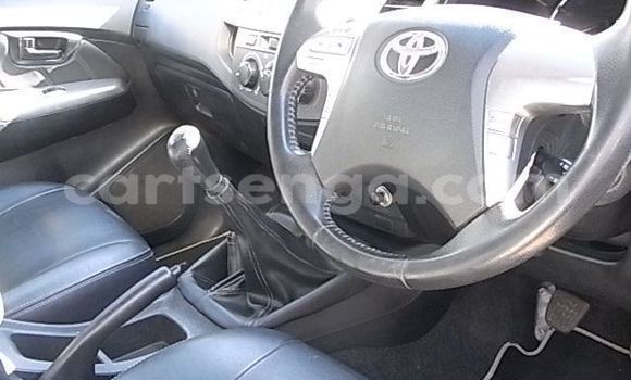 Nunua Ilio tumika Toyota Hilux White Gari ndani ya Mbabane nchini Manzini Nunua Ilio tumika Toyota Hilux White Gari ndani ya Mbabane nchini Manzini