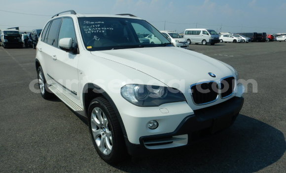 Nunua Ilio tumika BMW X5 M White Gari ndani ya Big Bend nchini Wilaya ya Lubombo