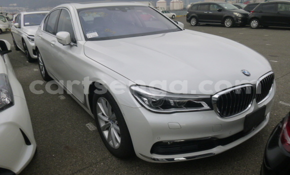 Nunua Ilio tumika BMW 7er White Gari ndani ya Big Bend nchini Wilaya ya Lubombo Nunua Ilio tumika BMW 7er White Gari ndani ya Big Bend nchini Wilaya ya Lubombo