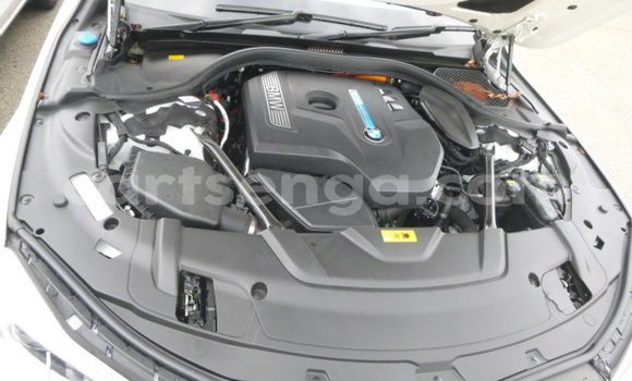 Buy Used BMW 7er White Car in Big Bend in Lubombo District Buy Used BMW 7er White Car in Big Bend in Lubombo District