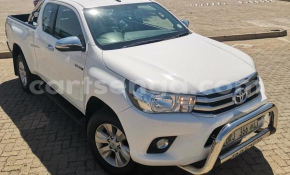 Nunua Ilio tumika Toyota Hilux White Gari ndani ya Ezulwini nchini Hhohho Nunua Ilio tumika Toyota Hilux White Gari ndani ya Ezulwini nchini Hhohho