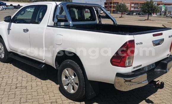 Acheter Occasion Voiture Toyota Hilux Blanc à Ezulwini, Hhohho Acheter Occasion Voiture Toyota Hilux Blanc à Ezulwini, Hhohho