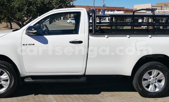 Acheter Occasion Voiture Toyota Hilux Blanc à Bulembu, Hhohho Acheter Occasion Voiture Toyota Hilux Blanc à Bulembu, Hhohho