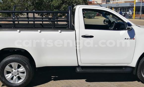 Acheter Occasion Voiture Toyota Hilux Blanc à Bulembu, Hhohho Acheter Occasion Voiture Toyota Hilux Blanc à Bulembu, Hhohho