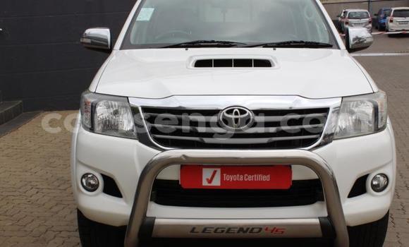 Buy Used Toyota Hilux White Car in Ezulwini in Hhohho Buy Used Toyota Hilux White Car in Ezulwini in Hhohho