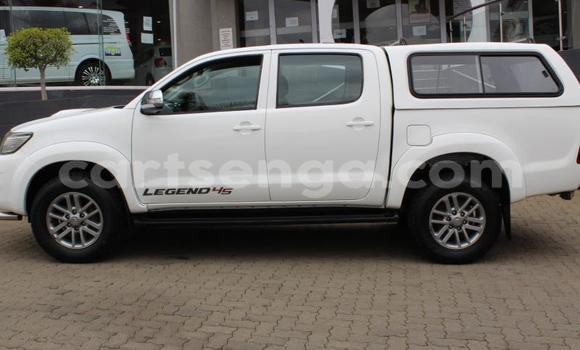 Buy Used Toyota Hilux White Car in Ezulwini in Hhohho Buy Used Toyota Hilux White Car in Ezulwini in Hhohho