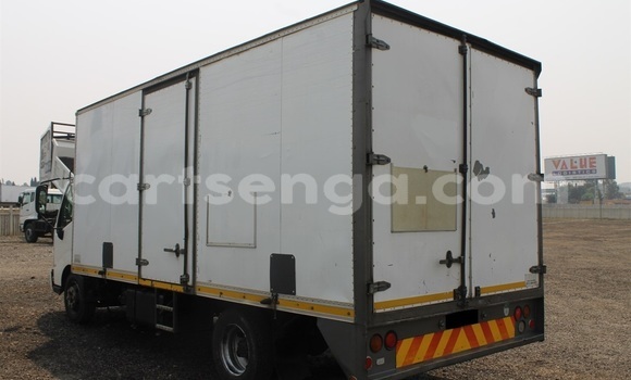 Acheter Occasion Utilitaire Hino 300 Series Blanc à Mbabane, Manzini Acheter Occasion Utilitaire Hino 300 Series Blanc à Mbabane, Manzini