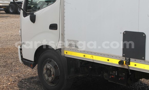 Acheter Occasion Utilitaire Hino 300 Series Blanc à Mbabane, Manzini Acheter Occasion Utilitaire Hino 300 Series Blanc à Mbabane, Manzini