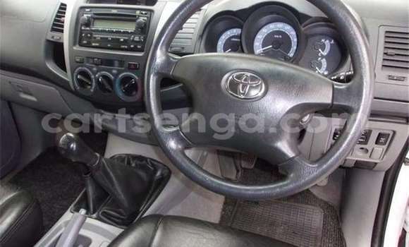 Buy Used Toyota Hilux White Car in Hlatikulu in Shiselweni District Buy Used Toyota Hilux White Car in Hlatikulu in Shiselweni District