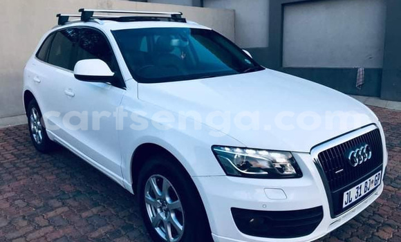 Nunua Ilio tumika Audi Q5 White Gari ndani ya Mbabane nchini Manzini