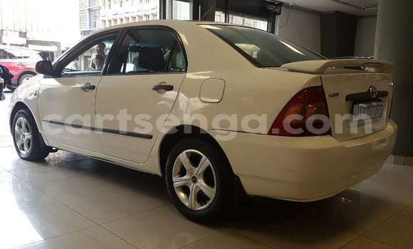 Acheter Occasion Voiture Toyota Corolla Blanc à Hlatikulu, Shiselweni District Acheter Occasion Voiture Toyota Corolla Blanc à Hlatikulu, Shiselweni District