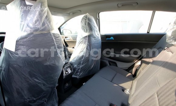 Buy Import Kia Sportage White Car in Import - Dubai in Hhohho Buy Import Kia Sportage White Car in Import - Dubai in Hhohho