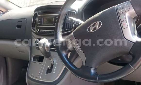 Buy Used Hyundai H1 Silver Car in Bulembu in Hhohho Buy Used Hyundai H1 Silver Car in Bulembu in Hhohho