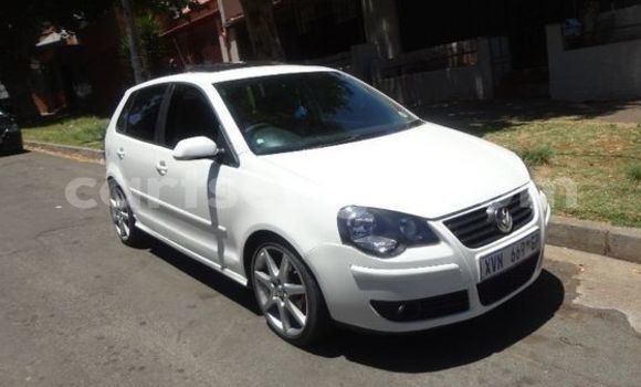 Buy Used Volkswagen Polo White Car in Ezulwini in Hhohho