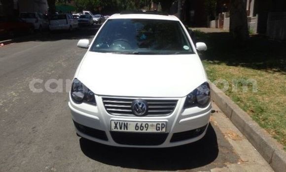 Buy Used Volkswagen Polo White Car in Ezulwini in Hhohho Buy Used Volkswagen Polo White Car in Ezulwini in Hhohho