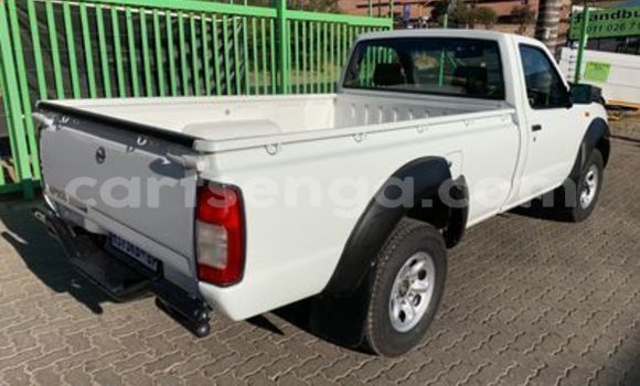 Buy Used Nissan NP 300 White Car in Mbabane in Manzini Buy Used Nissan NP 300 White Car in Mbabane in Manzini