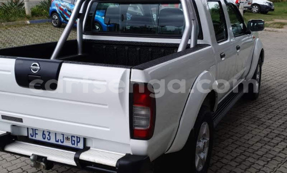 Buy Used Nissan NP 300 White Car in Mbabane in Manzini Buy Used Nissan NP 300 White Car in Mbabane in Manzini