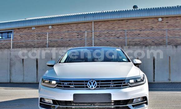Nunua Ilio tumika Volkswagen Passat Silver Gari ndani ya Mbabane nchini Manzini