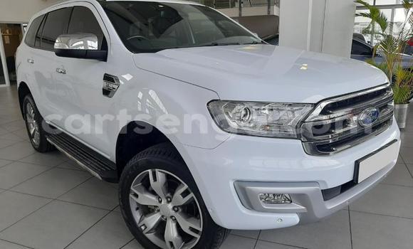 Nunua Ilio tumika Ford Everest White Gari ndani ya Manzini nchini Manzini Nunua Ilio tumika Ford Everest White Gari ndani ya Manzini nchini Manzini