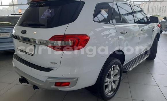 Buy Used Ford Everest White Car in Manzini in Manzini Buy Used Ford Everest White Car in Manzini in Manzini