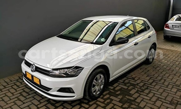 Nunua Ilio tumika Volkswagen Polo White Gari ndani ya Mbabane nchini Manzini