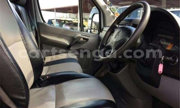 Buy Used Mercedes‒Benz 300CD White Car in Hlatikulu in Shiselweni District Buy Used Mercedes‒Benz 300CD White Car in Hlatikulu in Shiselweni District