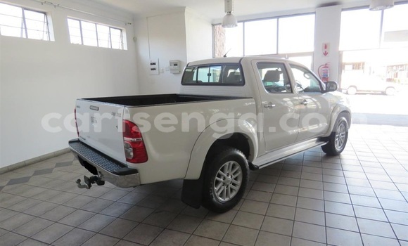 Nunua Ilio tumika Toyota Hilux White Gari ndani ya Mbabane nchini Manzini Nunua Ilio tumika Toyota Hilux White Gari ndani ya Mbabane nchini Manzini