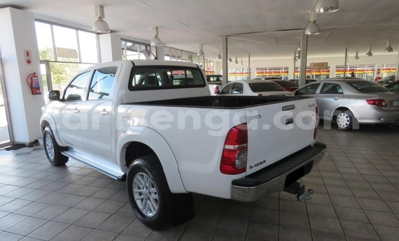 Nunua Ilio tumika Toyota Hilux White Gari ndani ya Mbabane nchini Manzini Nunua Ilio tumika Toyota Hilux White Gari ndani ya Mbabane nchini Manzini