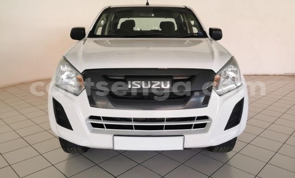 Nunua Ilio tumika Isuzu KB White Gari ndani ya Manzini nchini Manzini Nunua Ilio tumika Isuzu KB White Gari ndani ya Manzini nchini Manzini