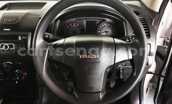 Nunua Ilio tumika Isuzu KB White Gari ndani ya Manzini nchini Manzini Nunua Ilio tumika Isuzu KB White Gari ndani ya Manzini nchini Manzini