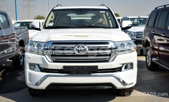 Buy Import Toyota Land Cruiser White Car in Import - Dubai in Hhohho Buy Import Toyota Land Cruiser White Car in Import - Dubai in Hhohho
