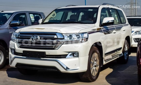 Buy Import Toyota Land Cruiser White Car in Import - Dubai in Hhohho Buy Import Toyota Land Cruiser White Car in Import - Dubai in Hhohho